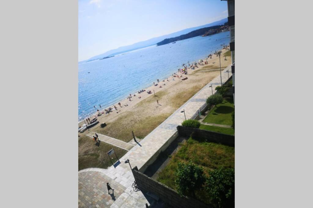 Precioso Apartamento En Primera Linea De Playa Pontevedra Kültér fotó